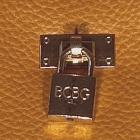 BCBG Paris Butterscotch Tote Style Handbag Minimalist Preppy Classic Travel - Picture 11 of 12
